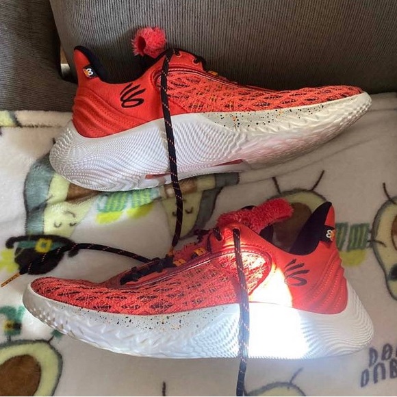 Curry 9 Elmo (Size 10) Male - Picture 2 of 7